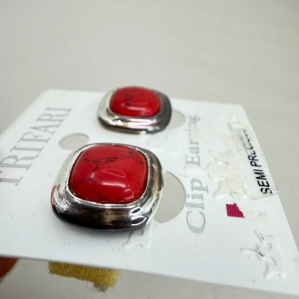 Trifari Red Faux Turquoise Clip On Earrings Silver Tone Square‎ Cabochon Vintage